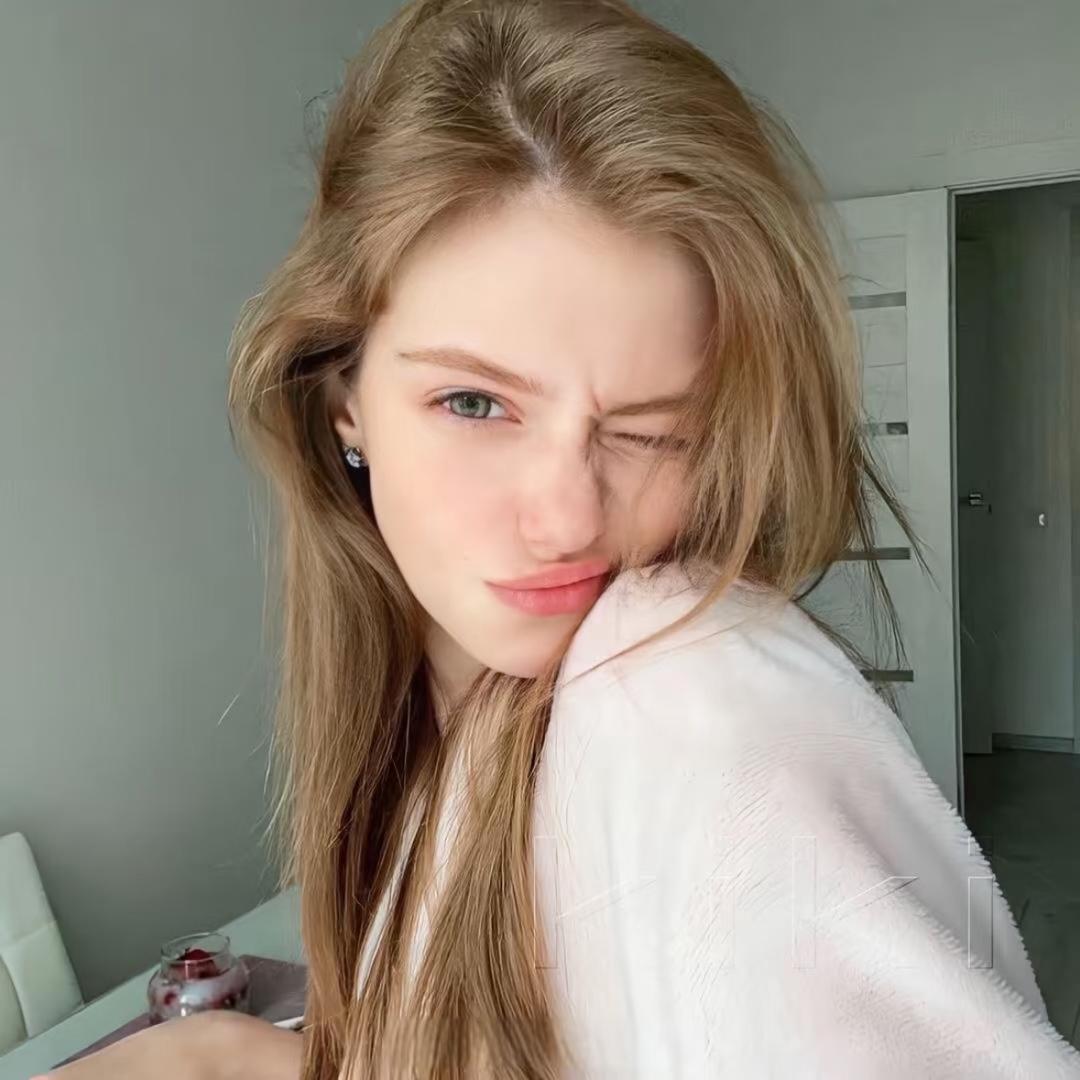 小妮.