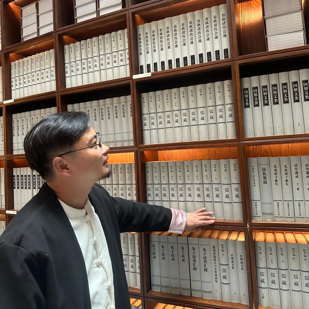 墙绘小金哥