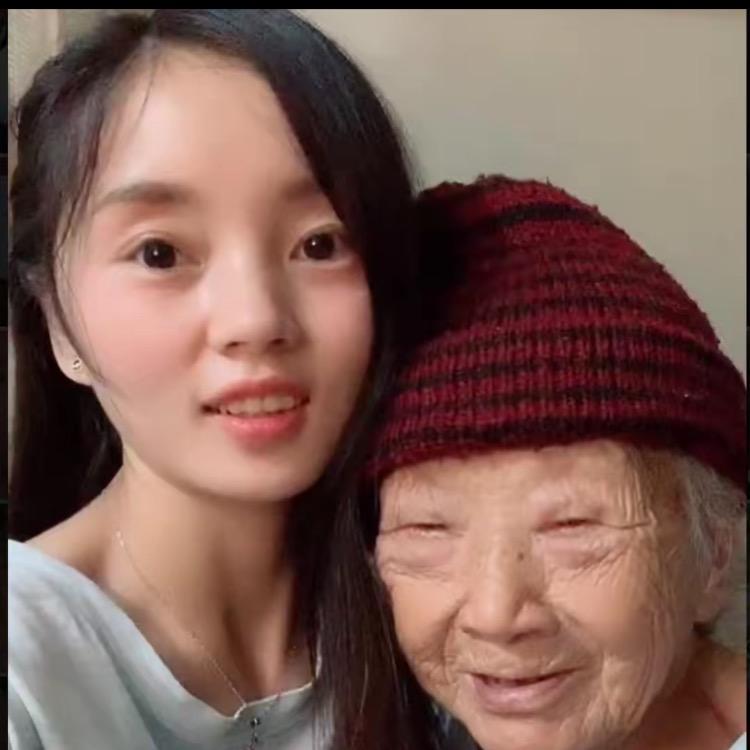 李影9点早上第一次给老公过生日阿乐