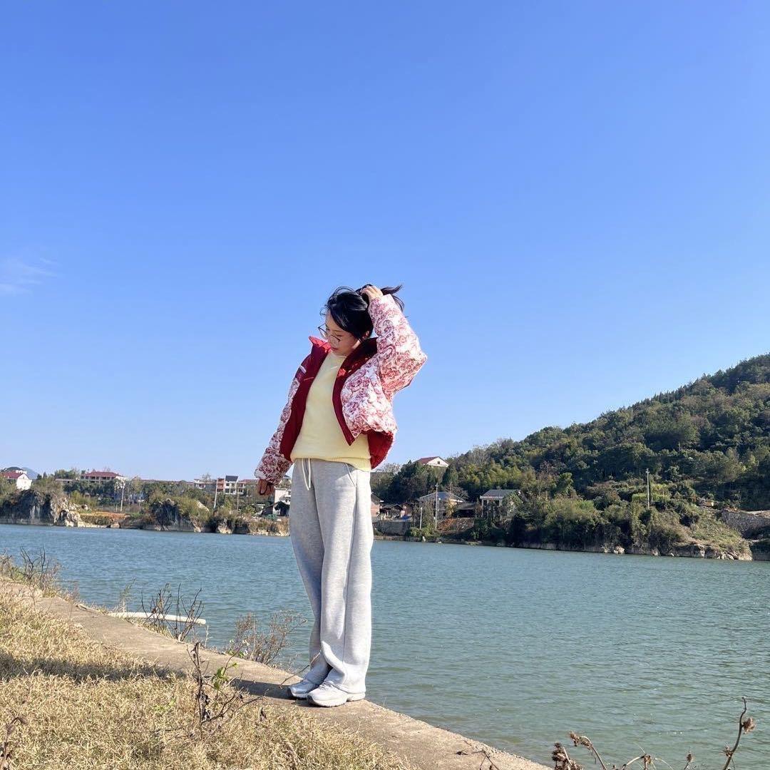 是小菲
