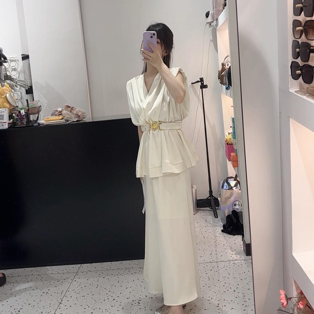 安安。