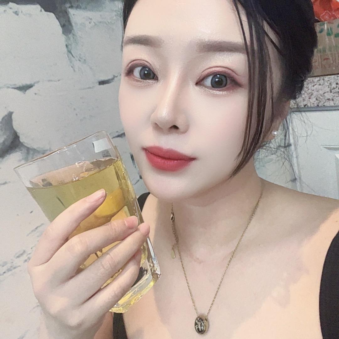 迷糊的裴裴吖