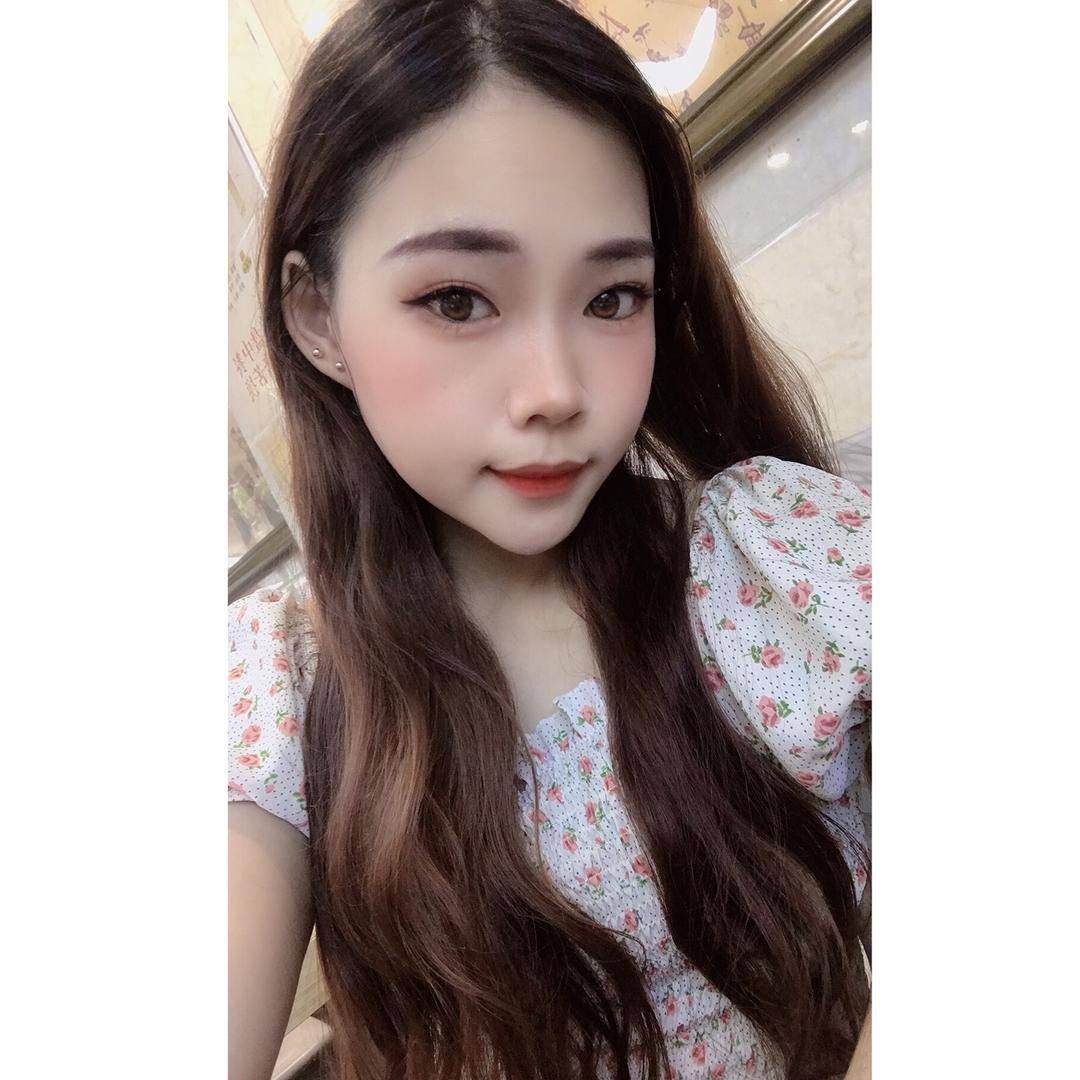 小美婷。