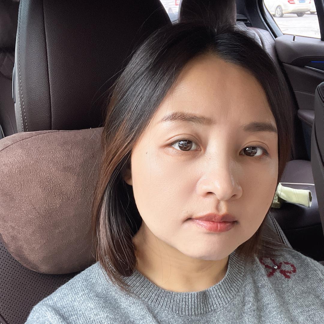 娜~在思考
