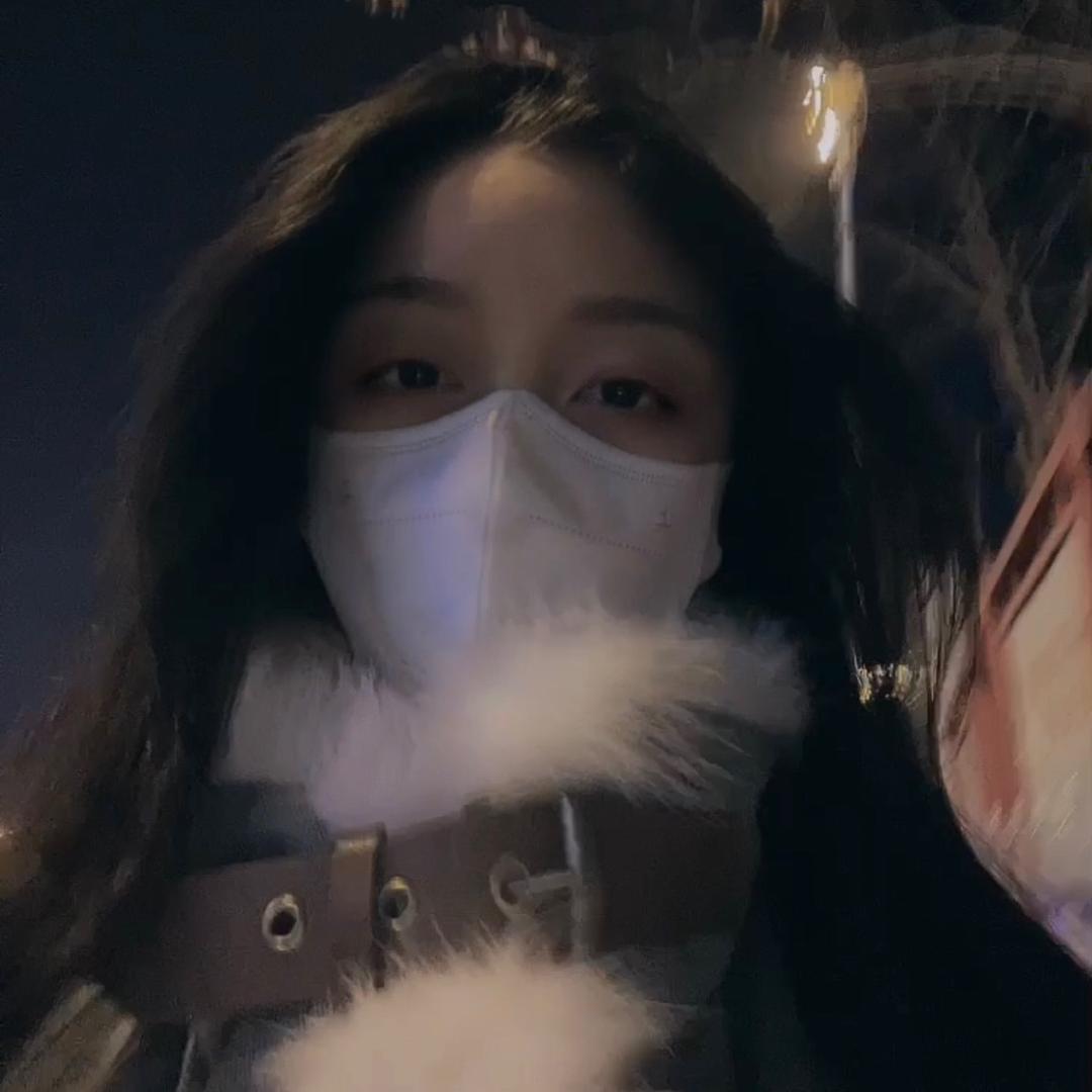 邓琪琪.