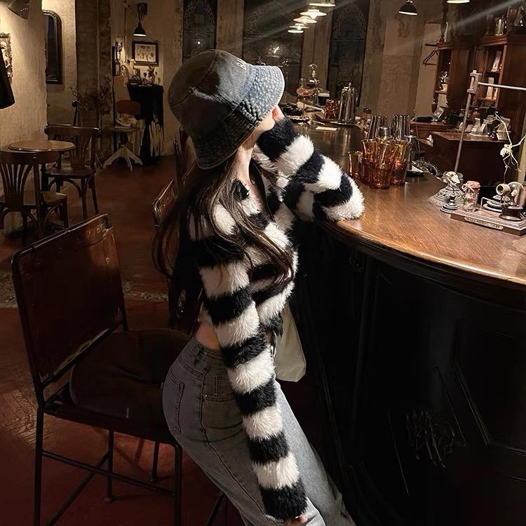 拉地亚公司-小欣