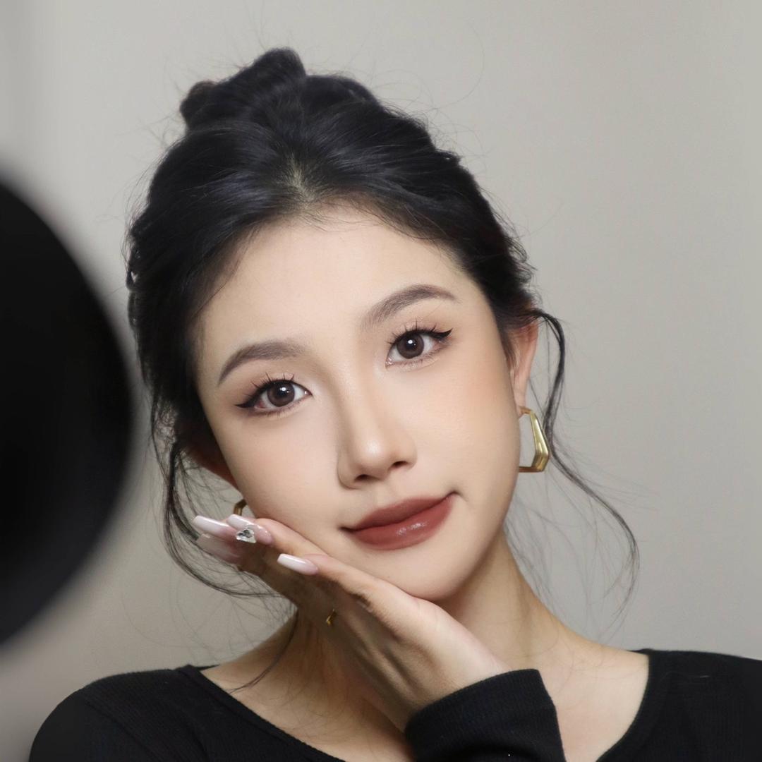 Lina是个单眼皮