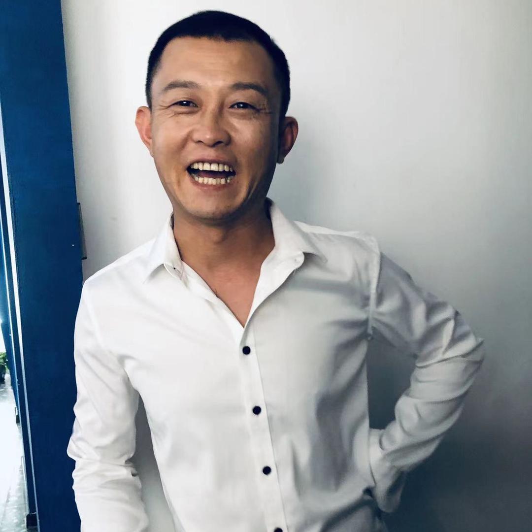 喂!你的内裤掉了。