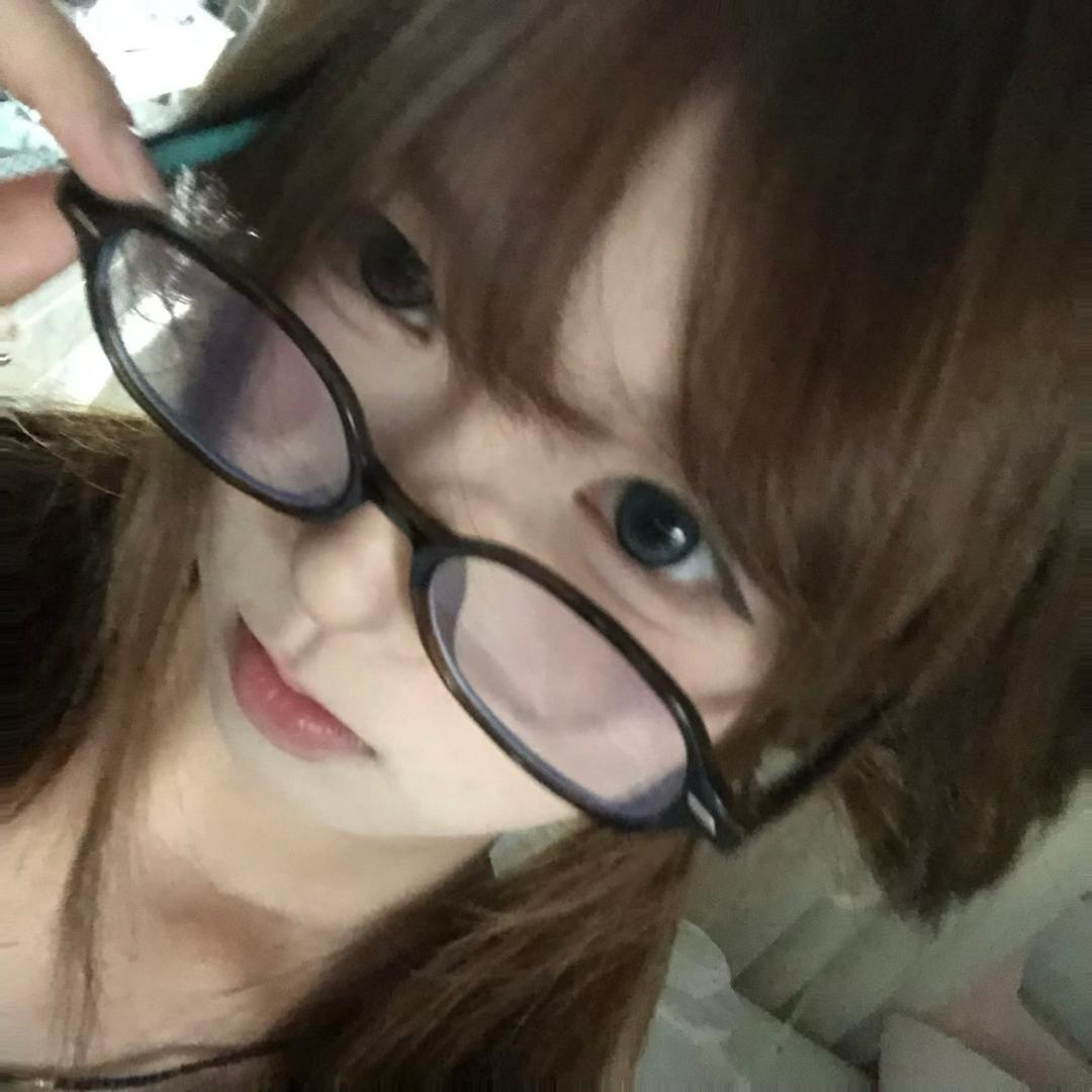 像暗杀似的绕到背后突然拥抱你