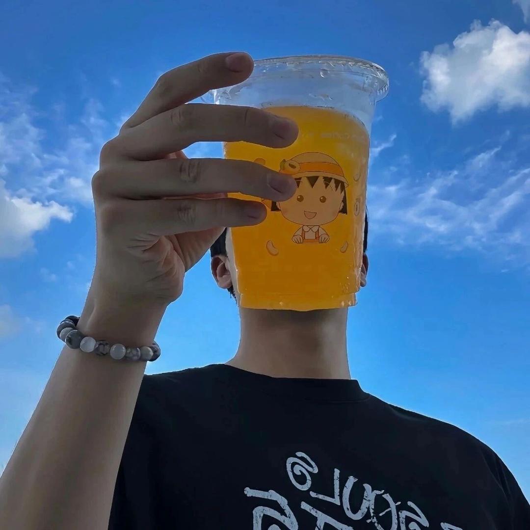 阳光下的黑胖子