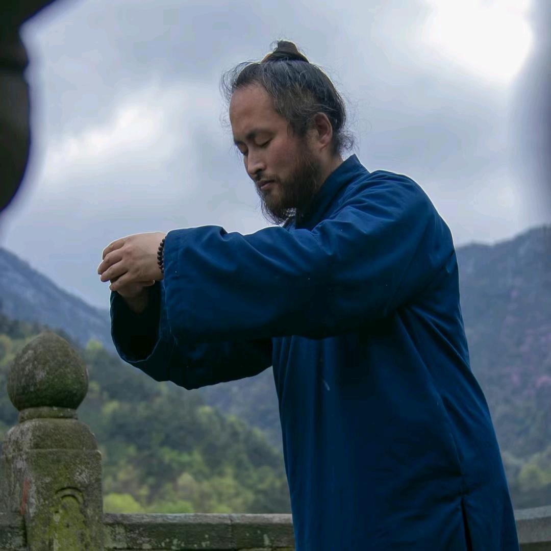 易澈居士