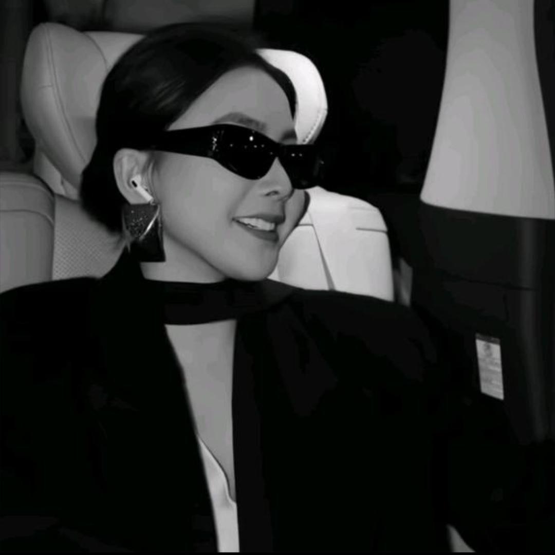 溶溶 RONGRONG（时尚穿搭）