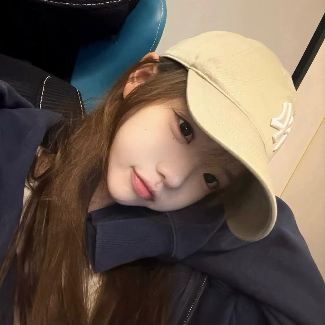 欣欣/
