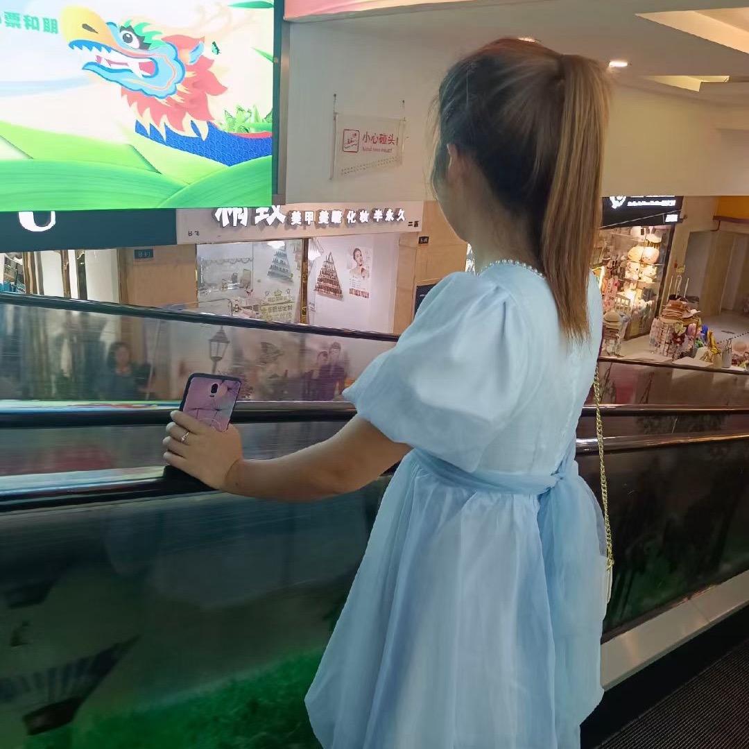 小霞霞