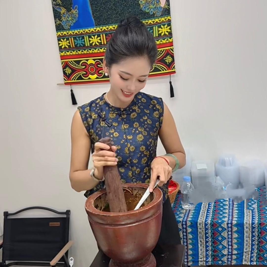 哨勐辣傣味鸡脚