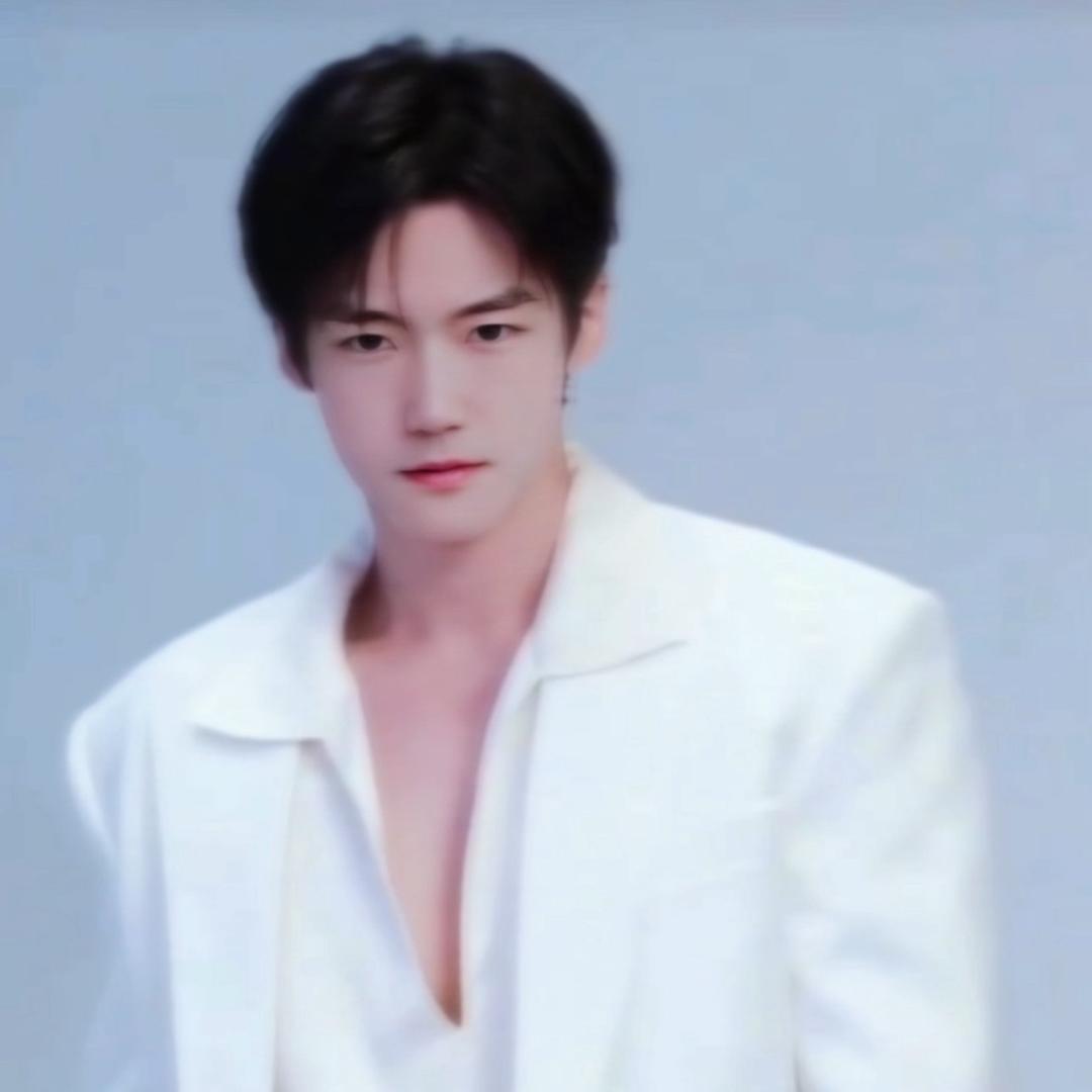 谢小相（狮子座）
