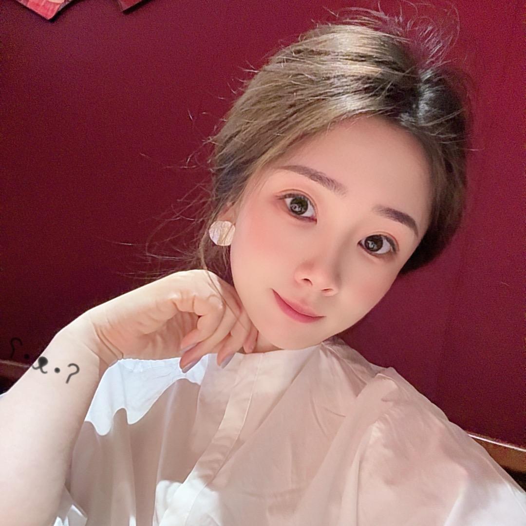 大 白