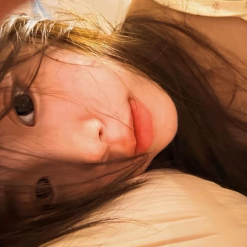 闫韵.