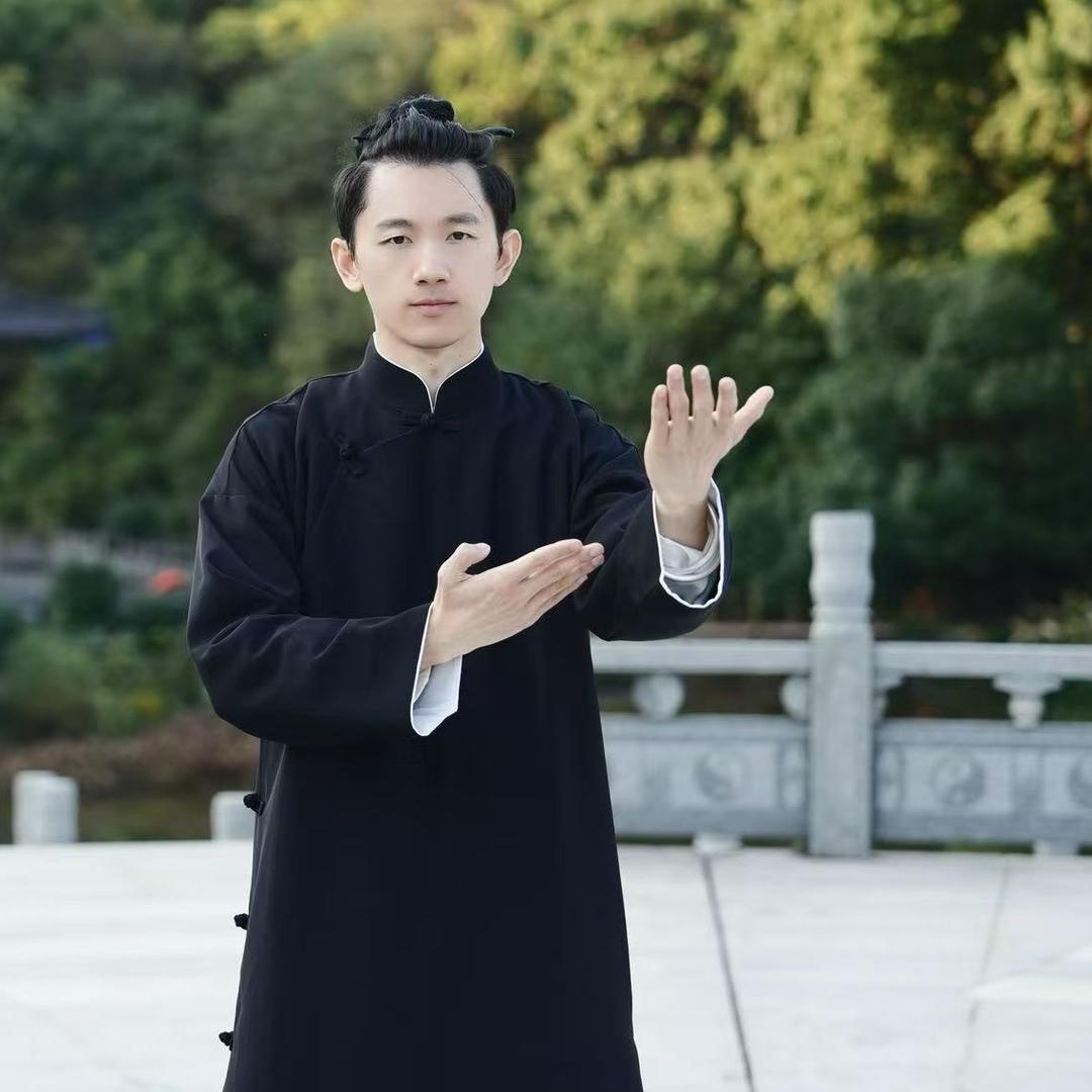 黄伟运动