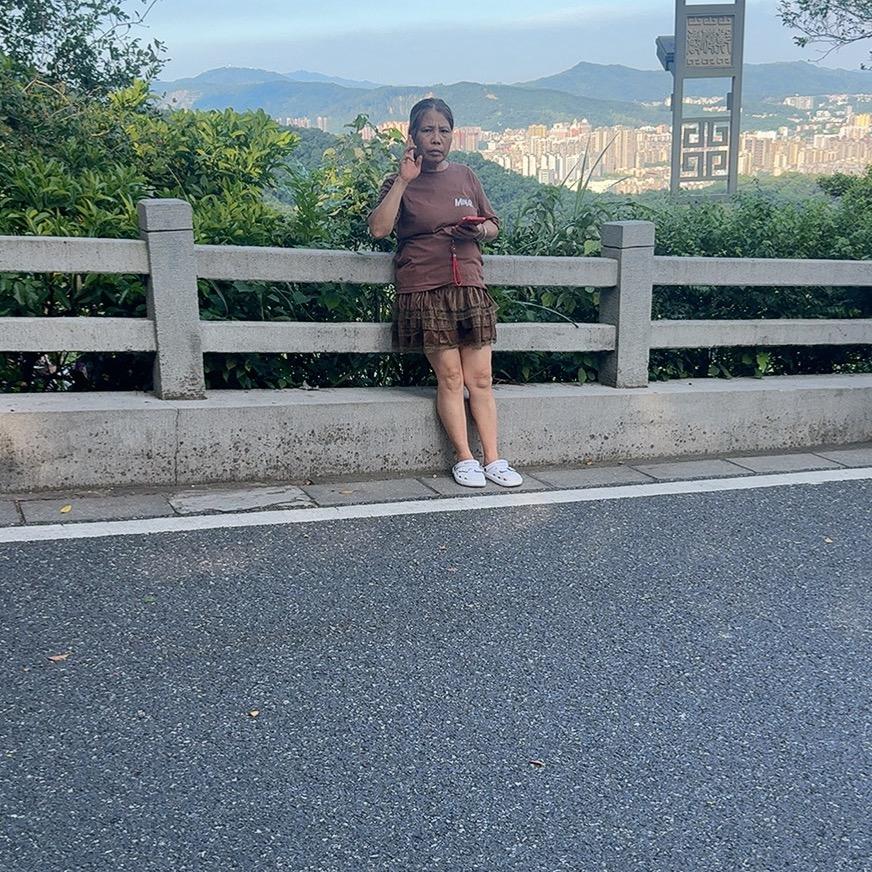 拾荒女