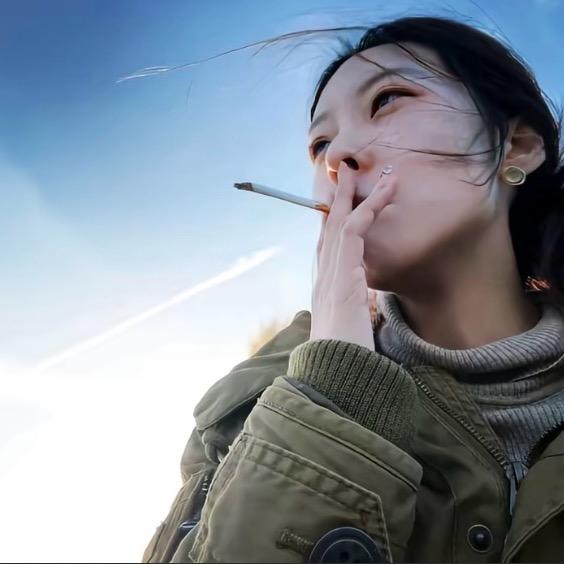 爱吃香菜的小芯