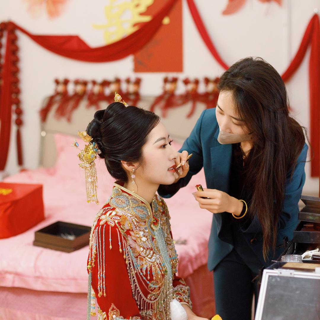 今囍婚纱馆沿渡河镇