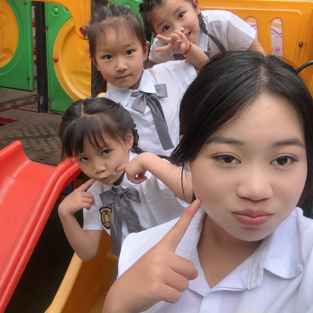 穿书女神萧家独女头像