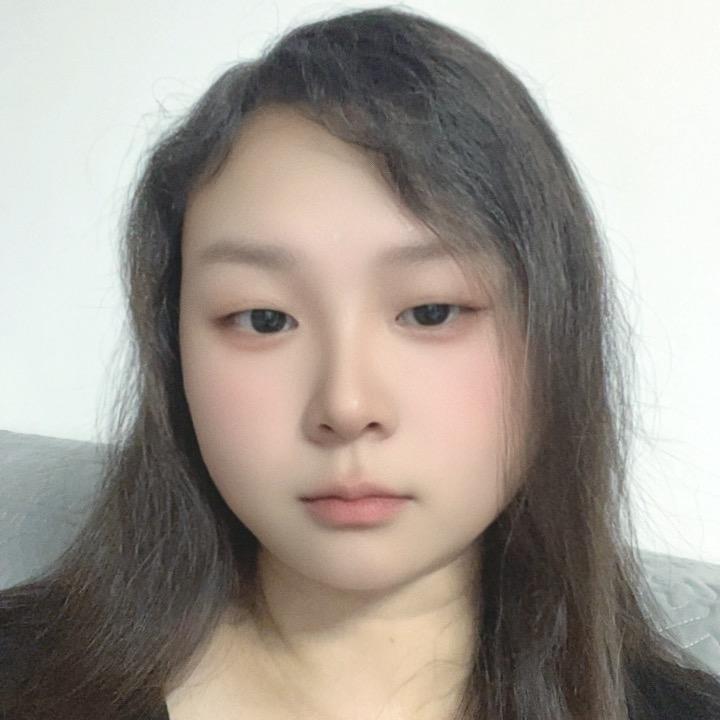 依依💋
