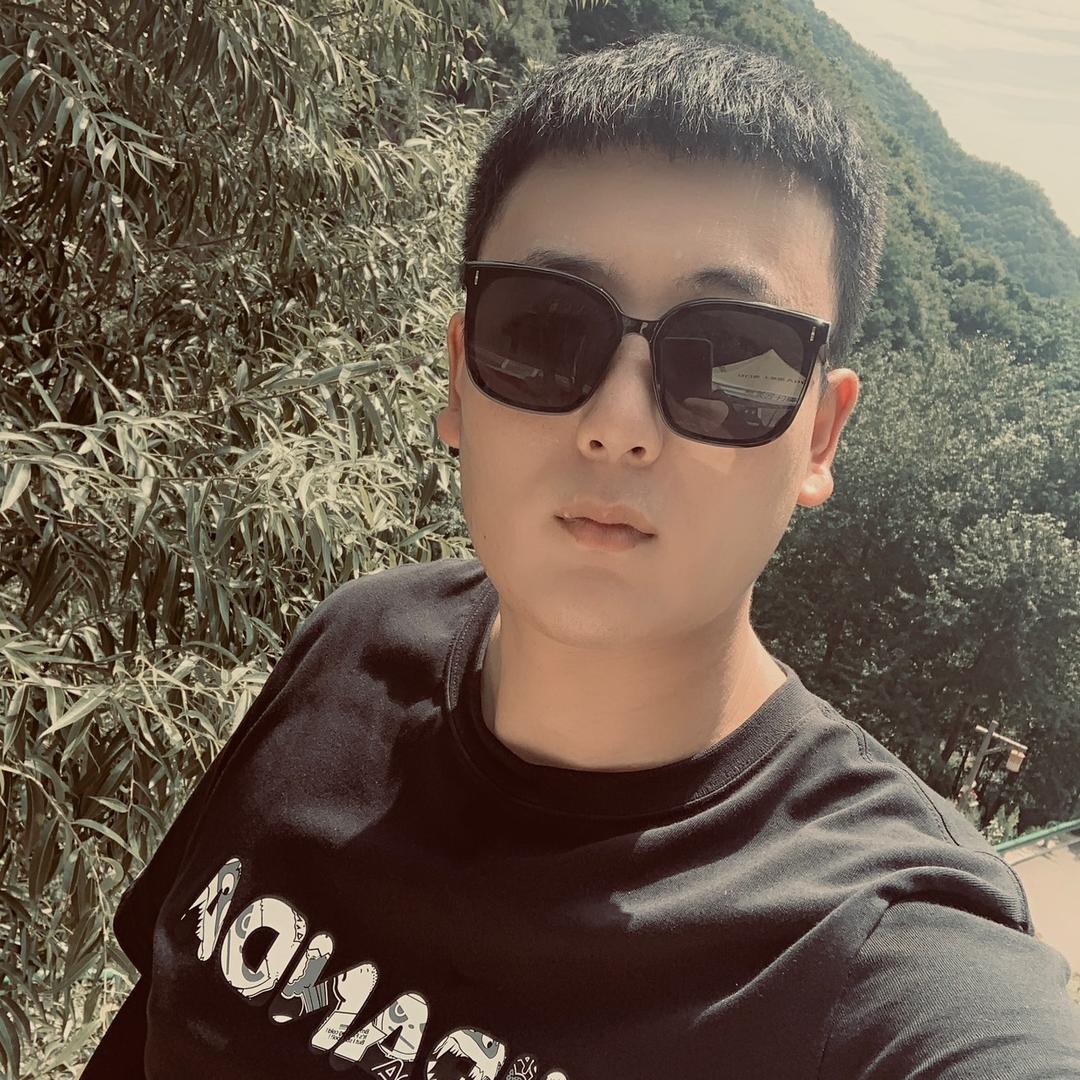 @龙飛