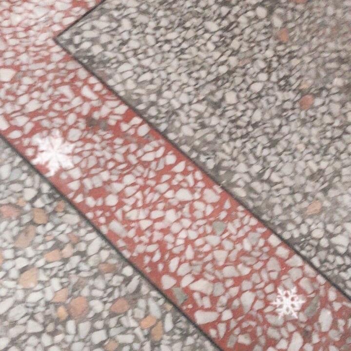 旷三岁