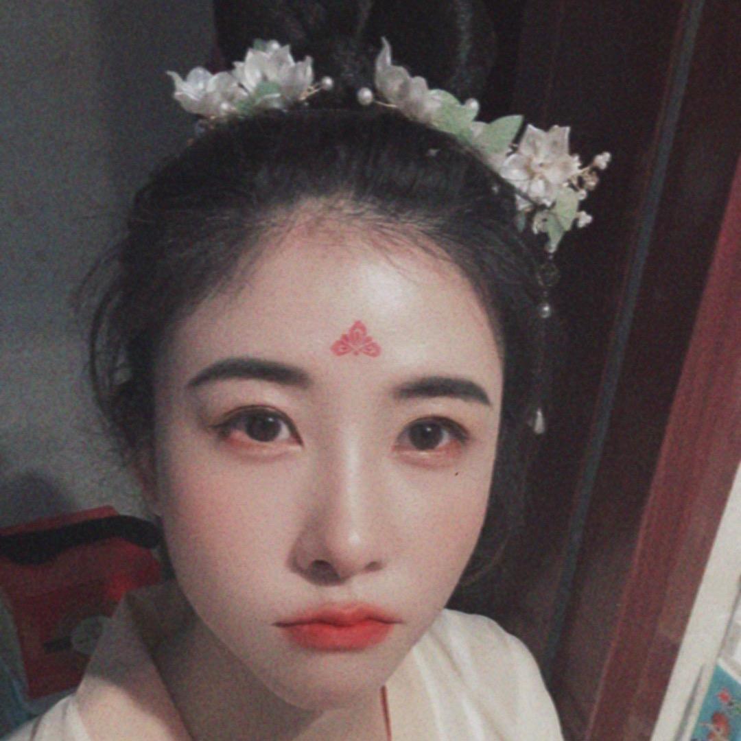 月亮轻颤🌙