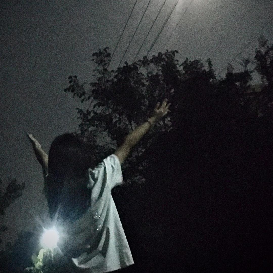 爱跳舞的小姑娘