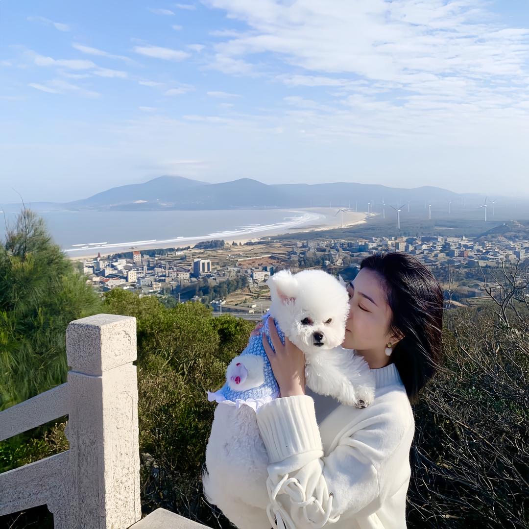 种草公主啵妞（减脂版但偶尔会大小放肆）