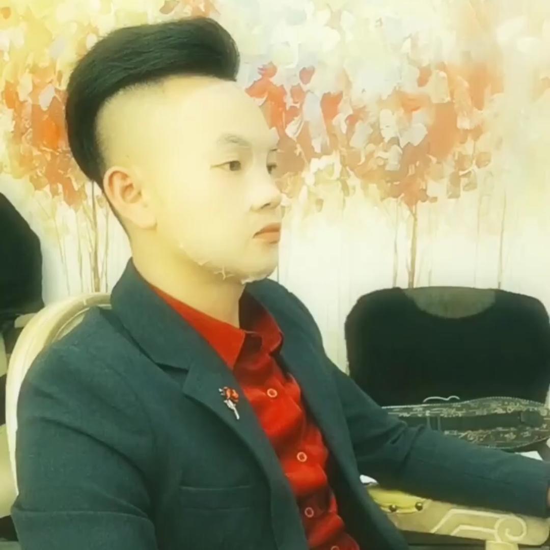 🌹忧🌹郁🌹男🌹神🌹