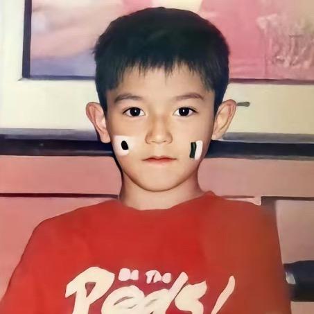 她们都说我有个好嗓子.