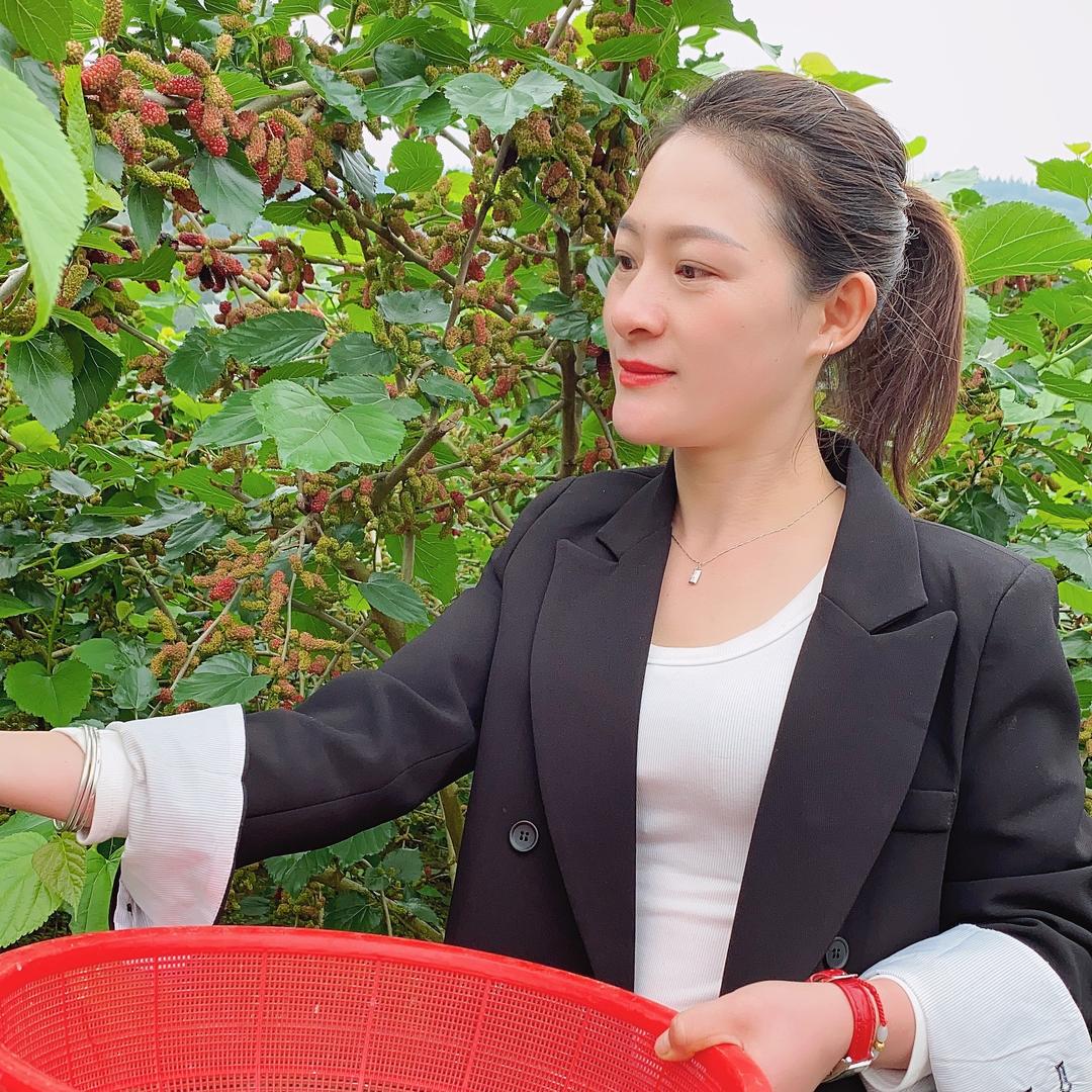 卖水果的小姐姐