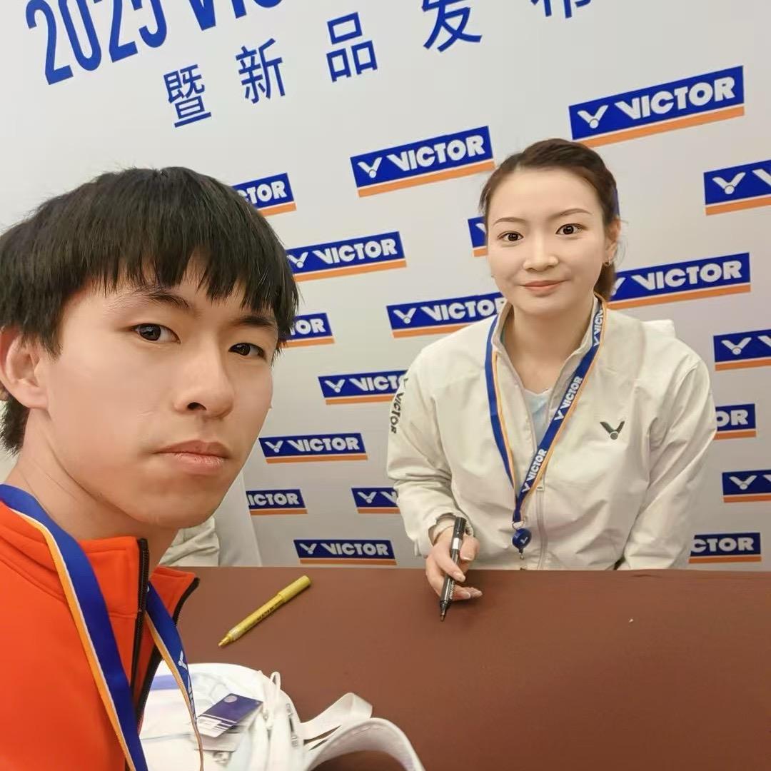 小Z同学🏸(省队穿线版)