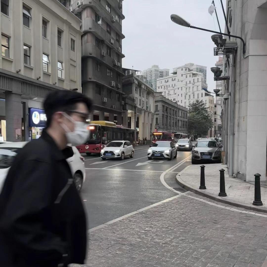 赖赖.