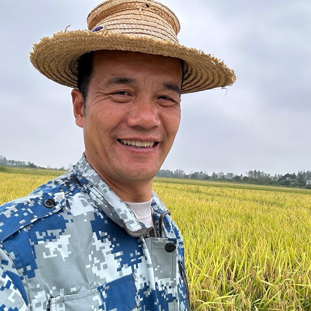 沔农歌者:管开武。