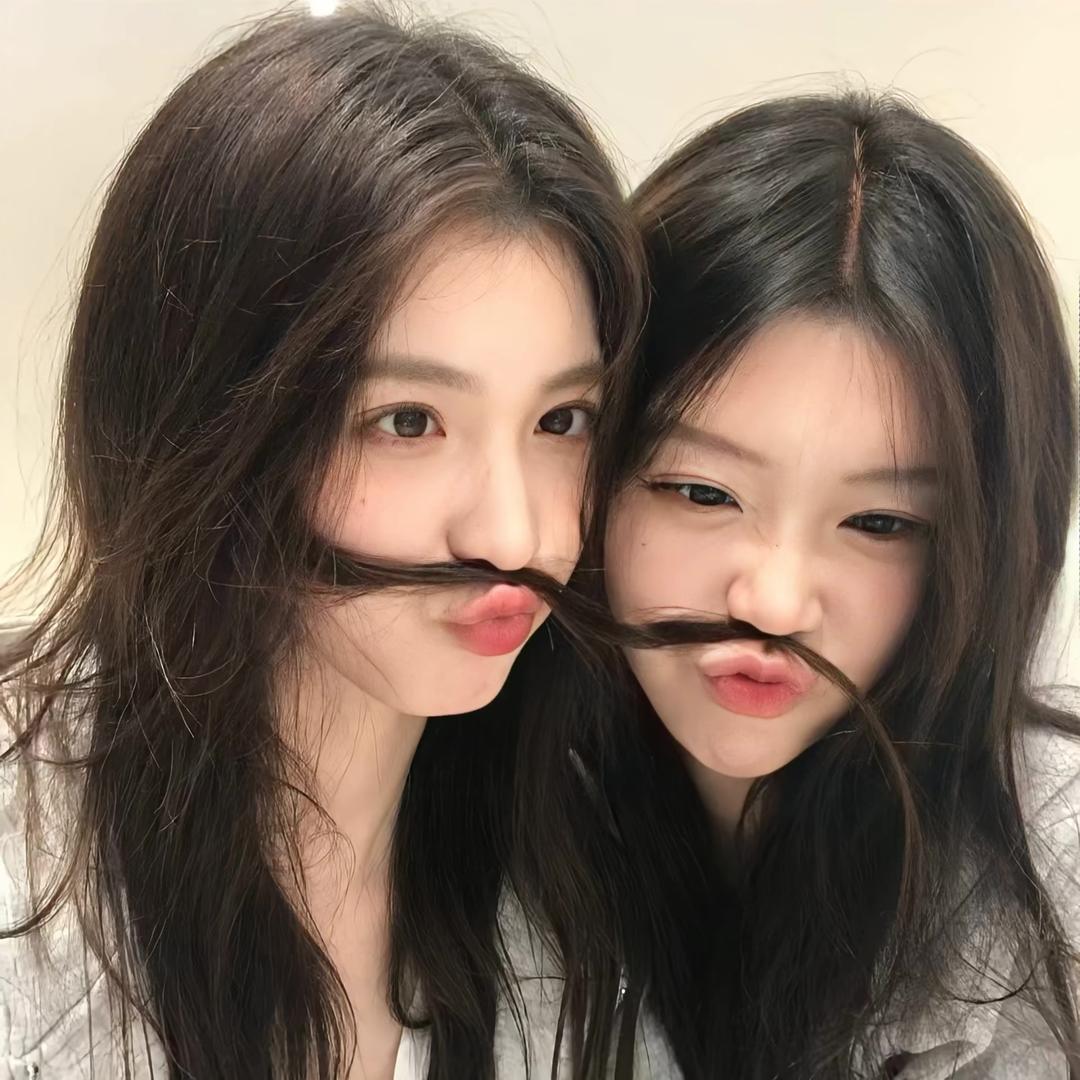 我是佳佳，冰冰是我的好朋友
