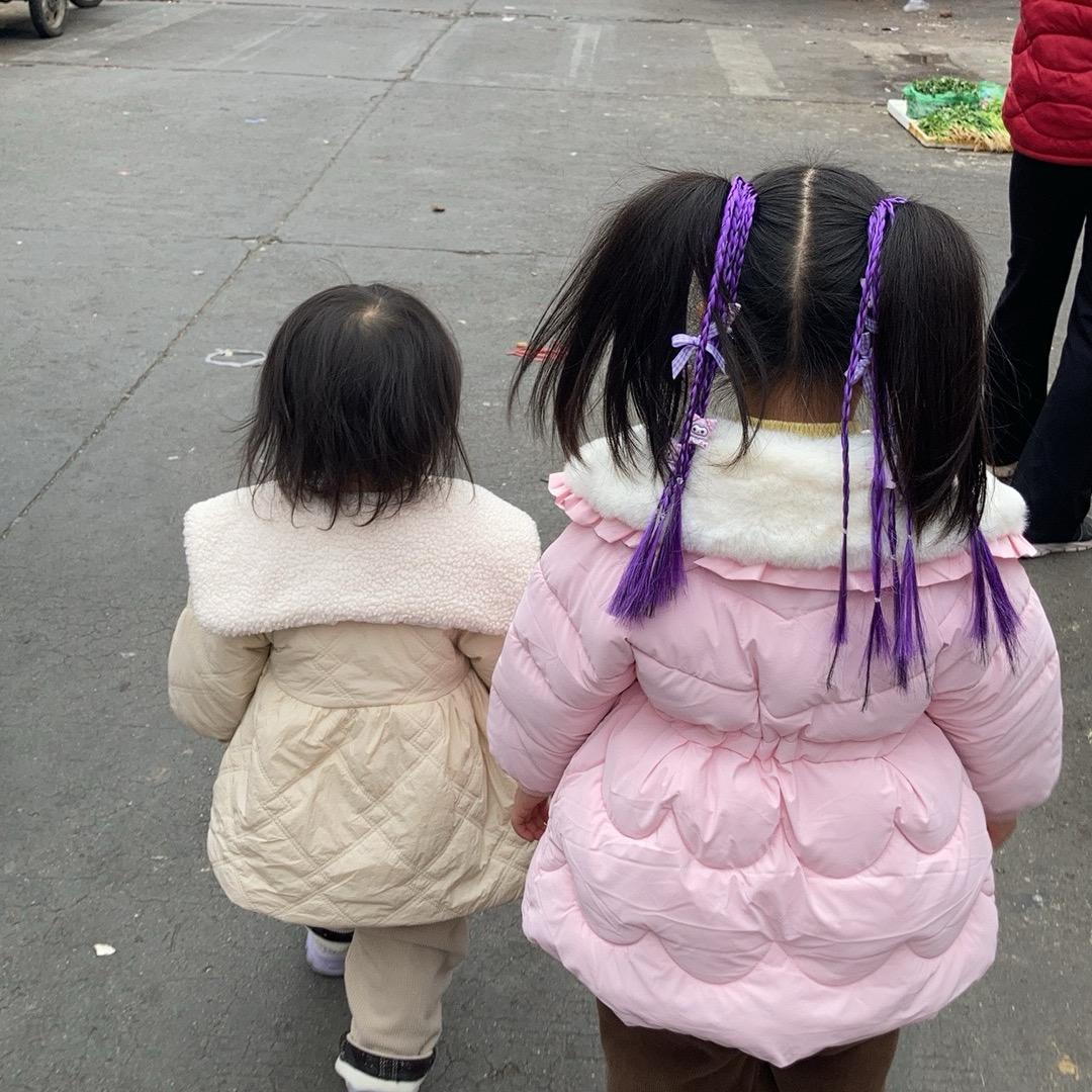 妍  颖