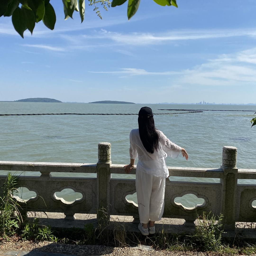 轻铺棉麻女装服饰