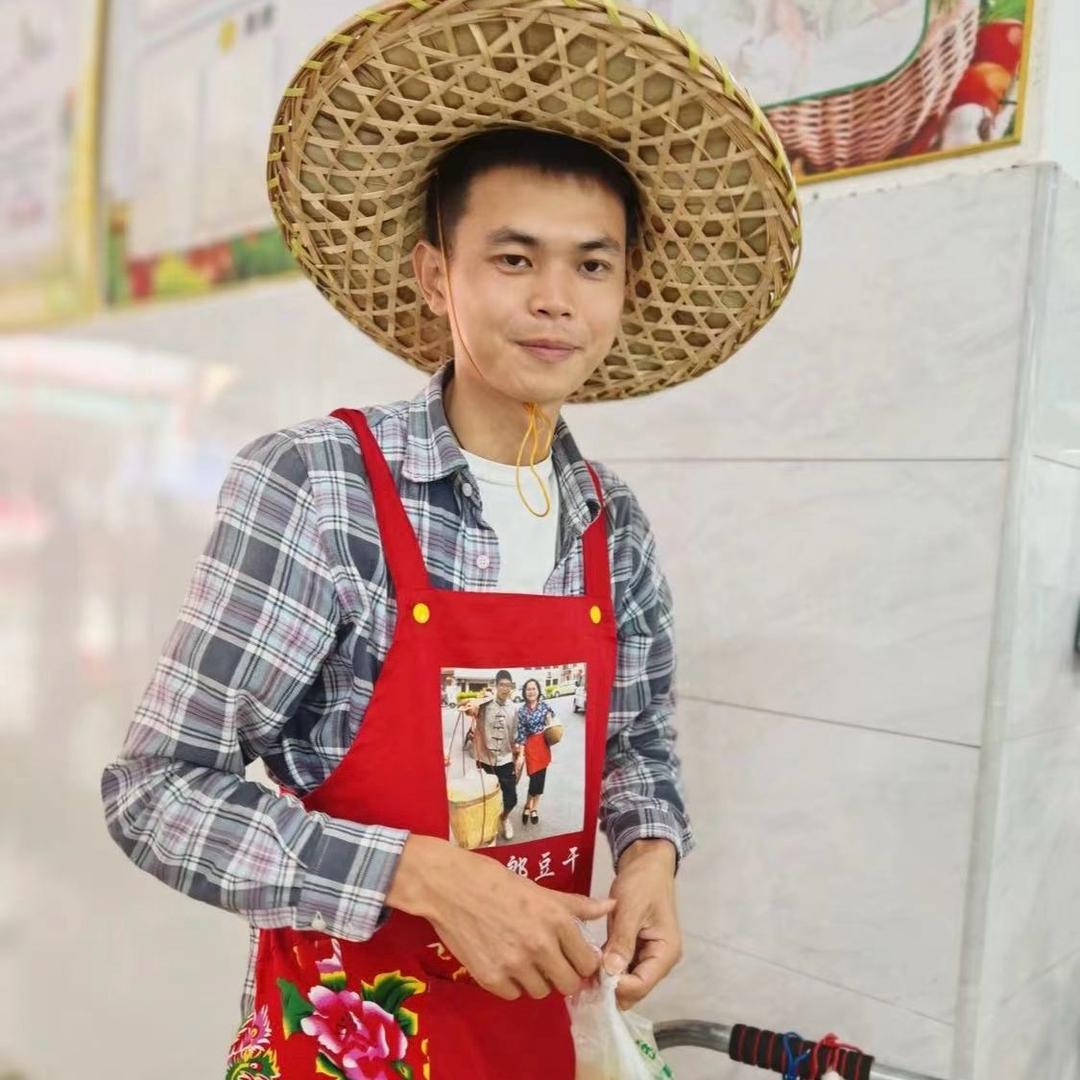 客嘉朗（外甥）