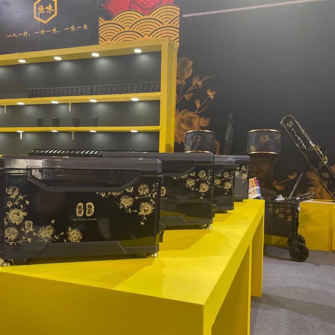 章霖爱钓鱼………