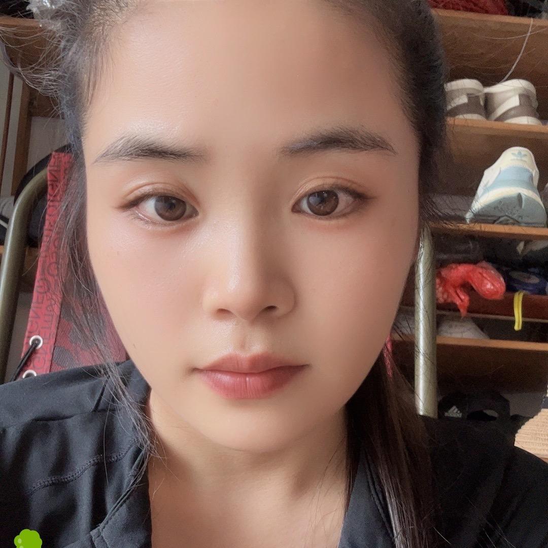 做一个阳光明媚的女子🎈
