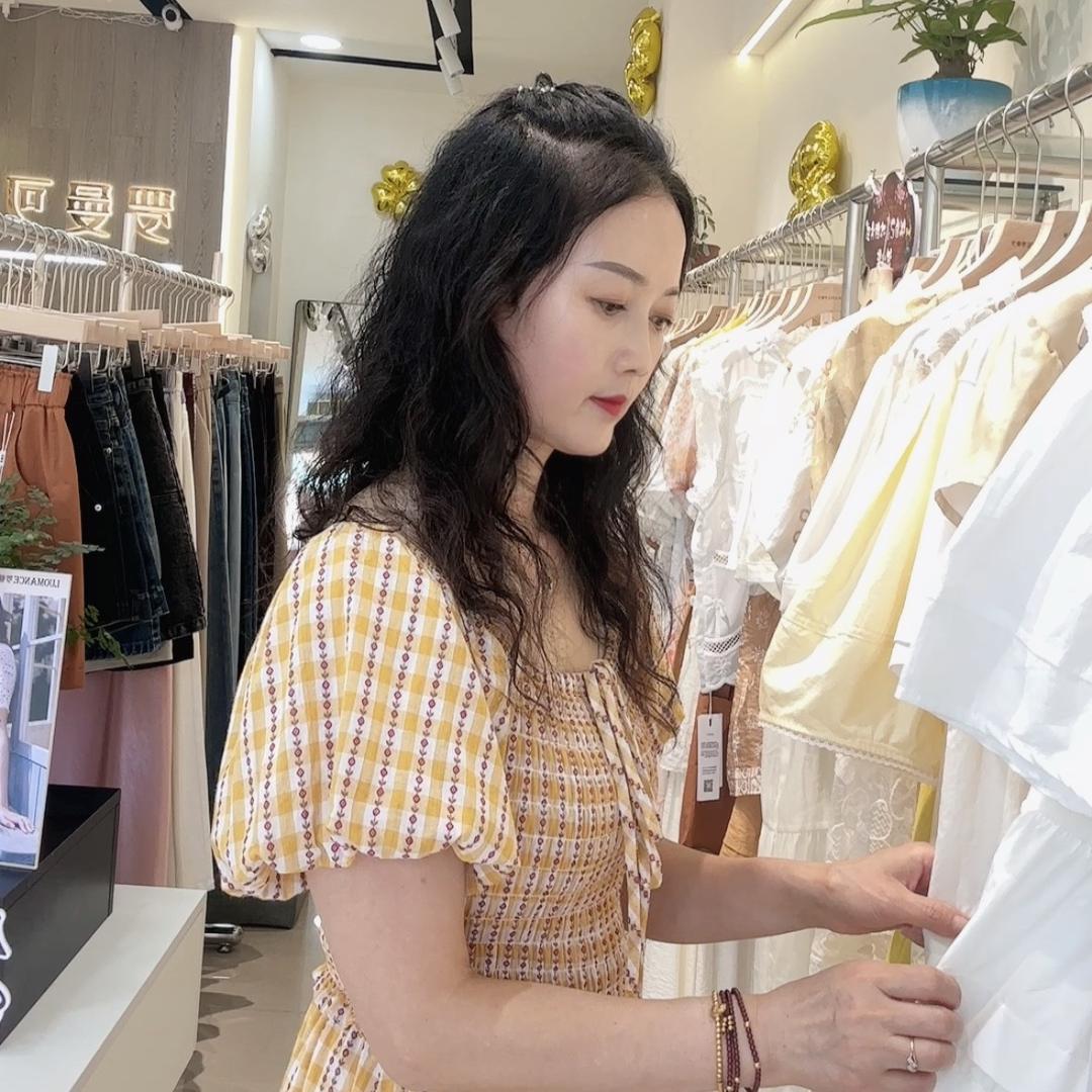 泸定罗曼可女装-花姐