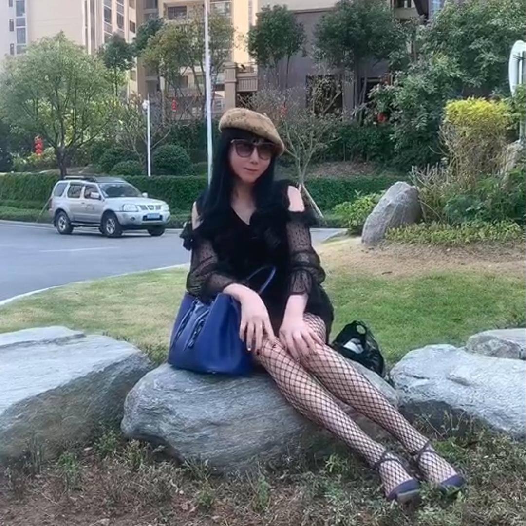 彩霞内衣