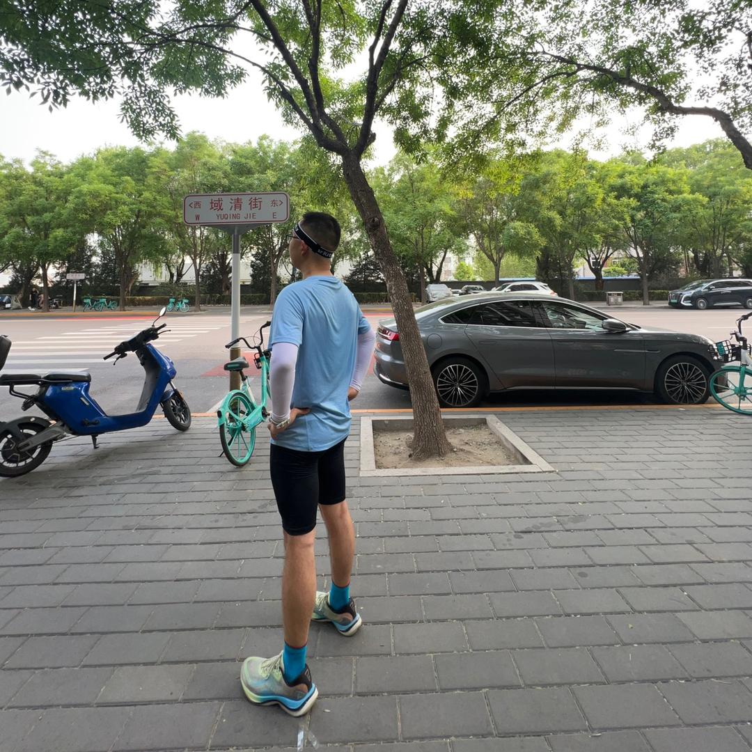 努力奔跑的👨