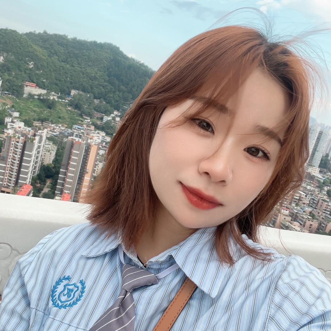 小.H