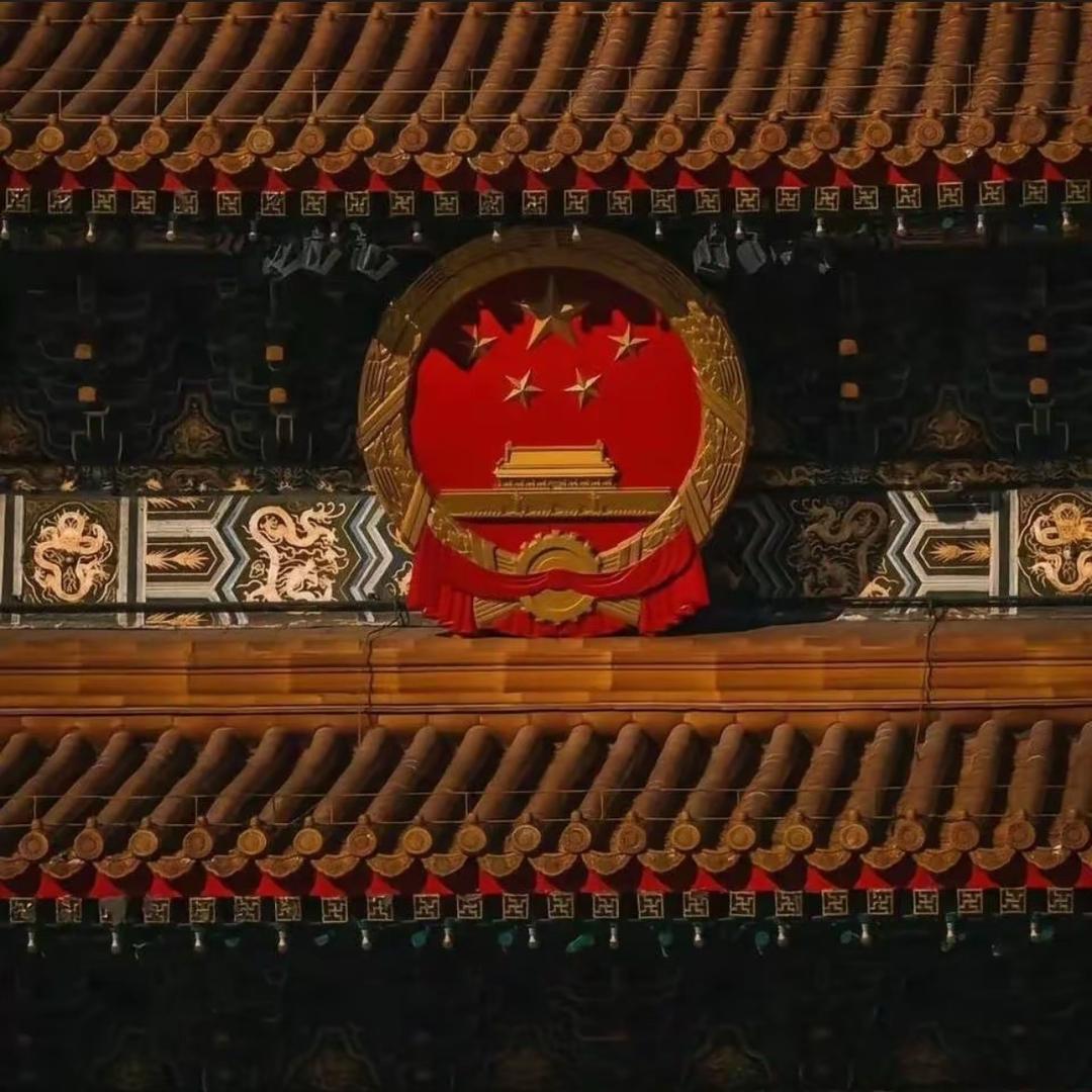 侃侃爱国青年